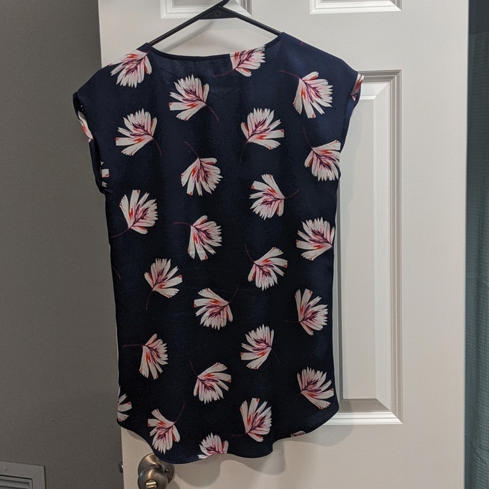 Fun Express blouse - Picture 3 of 3